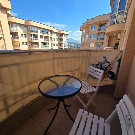 Rejjan Apartments-spacious 2br For 7, Free Parking, Tram To Old Town *