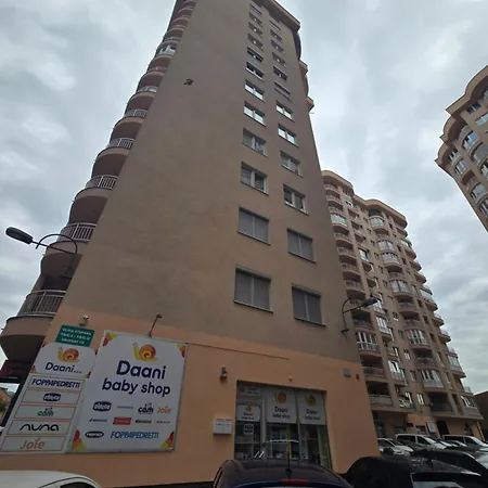 Rejjan Apartments-spacious 2br For 7, Free Parking, Tram To Old Town 塞拉耶佛