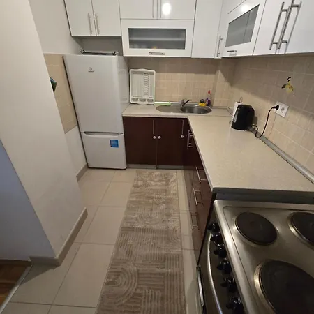 Apartmán Rejjan Apartments-spacious 2br For 7, Free Parking, Tram To Old Town *