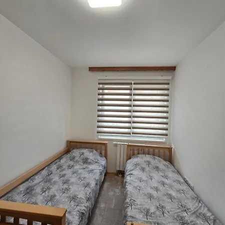 Apartmán Rejjan Apartments-spacious 2br For 7, Free Parking, Tram To Old Town *
