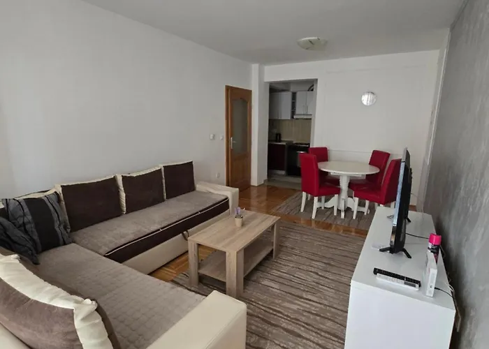 Rejjan Apartments-spacious 2br For 7, Free Parking, Tram To Old Town 塞拉耶佛