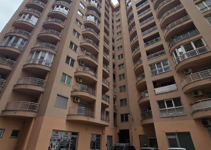 公寓 Rejjan Apartments-spacious 2br For 7, Free Parking, Tram To Old Town