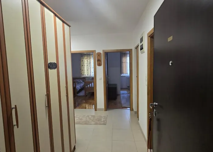 شقة Rejjan Apartments-spacious 2br For 7, Free Parking, Tram To Old Town سراييفو