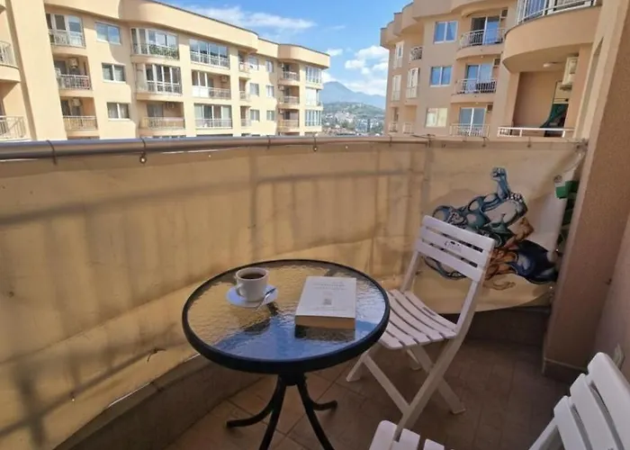 公寓 Rejjan Apartments-spacious 2br For 7, Free Parking, Tram To Old Town *